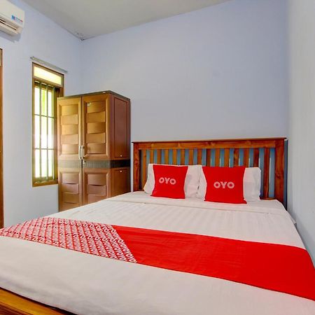 Super Oyo 93012 Griya Kencana Asri Syariah Lawean Dış mekan fotoğraf