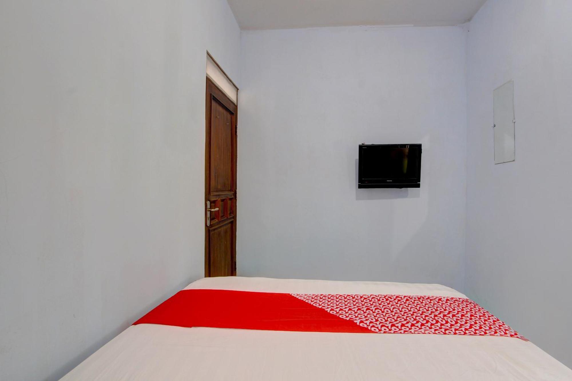 Super Oyo 93012 Griya Kencana Asri Syariah Lawean Dış mekan fotoğraf