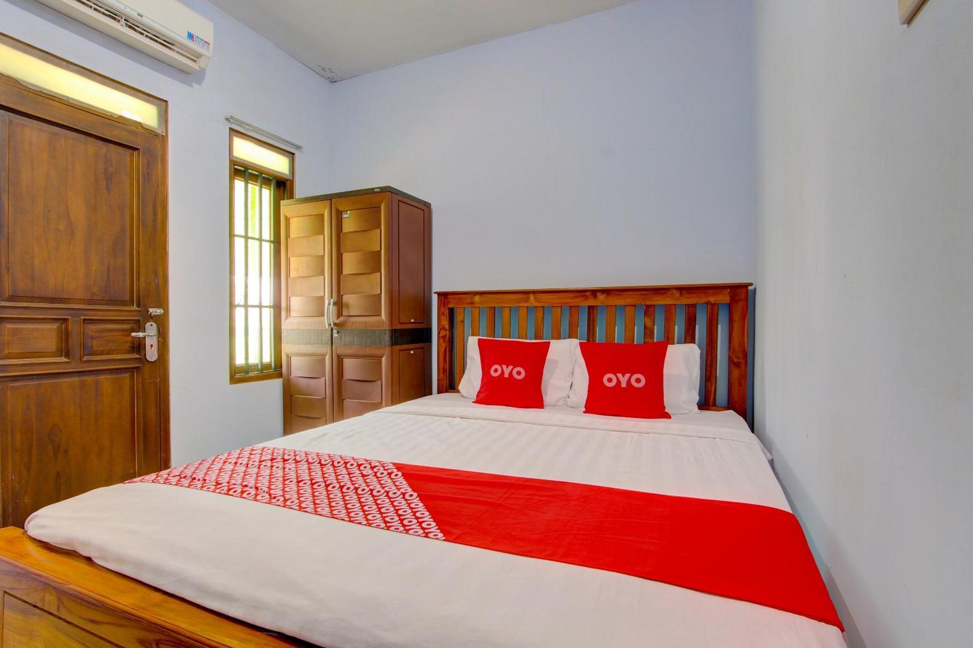 Super Oyo 93012 Griya Kencana Asri Syariah Lawean Dış mekan fotoğraf