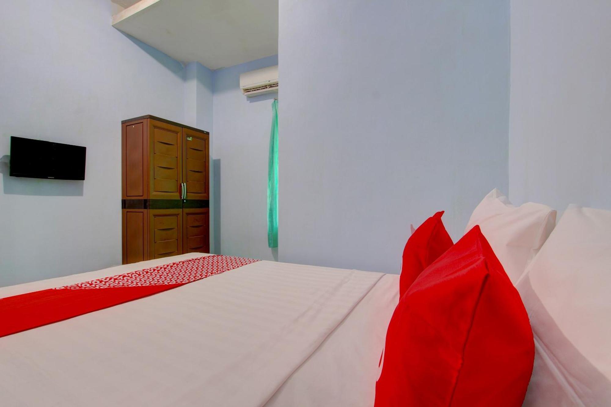 Super Oyo 93012 Griya Kencana Asri Syariah Lawean Dış mekan fotoğraf