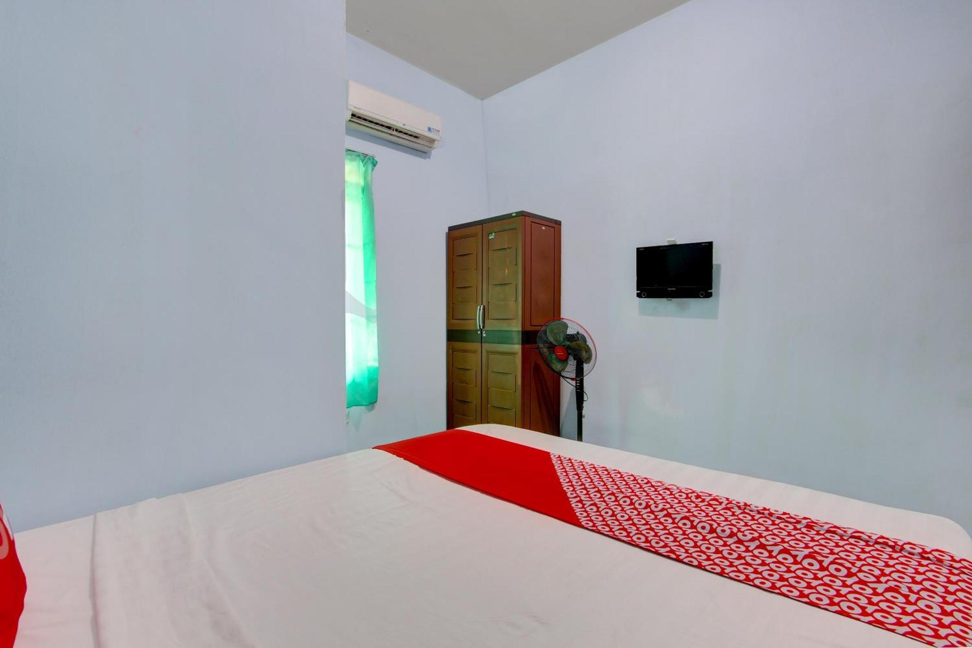 Super Oyo 93012 Griya Kencana Asri Syariah Lawean Dış mekan fotoğraf