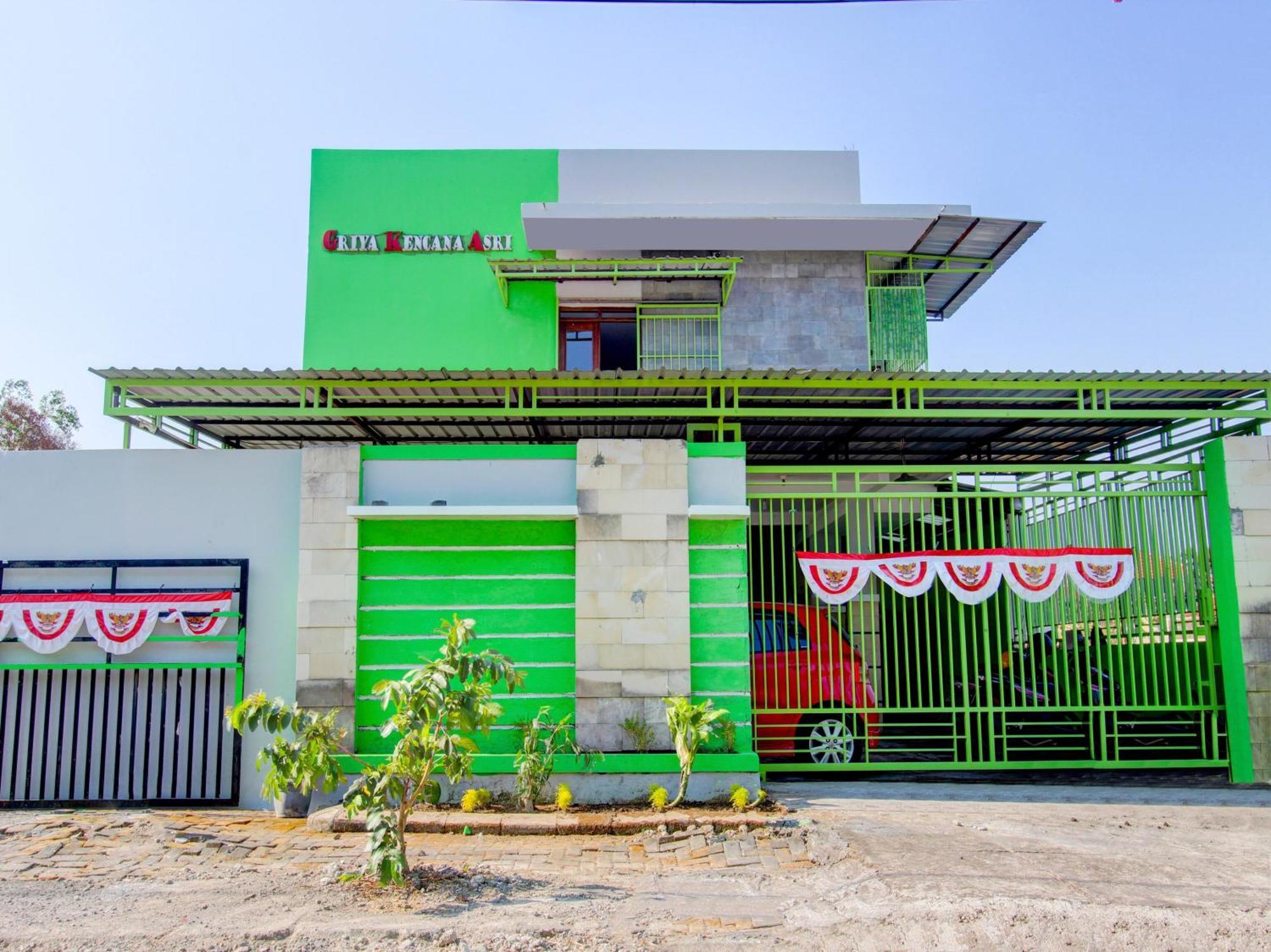 Super Oyo 93012 Griya Kencana Asri Syariah Lawean Dış mekan fotoğraf